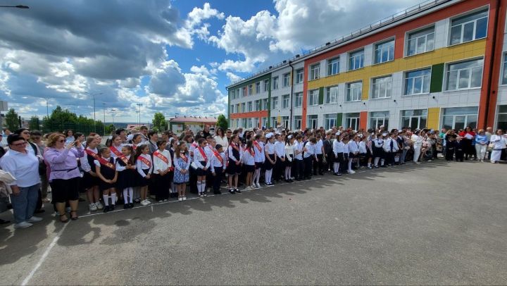 Последний звонок прозвенел для пестречинских выпускников