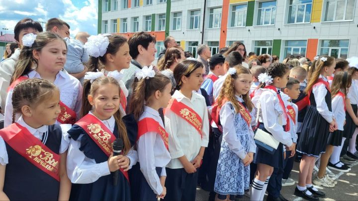 Последний звонок прозвенел для пестречинских выпускников