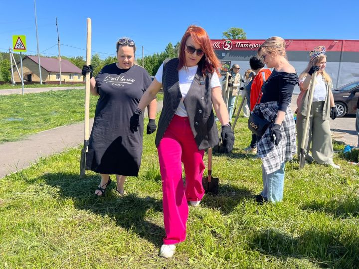 В Пестречинском районе высадили аллею предпринимателей