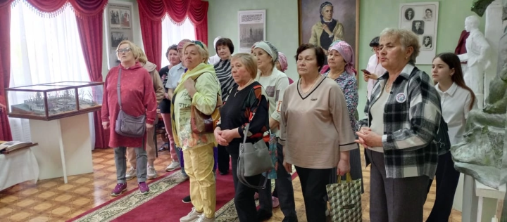 В Ленино-Кокушкино состоялась встреча школьников с участником СВО