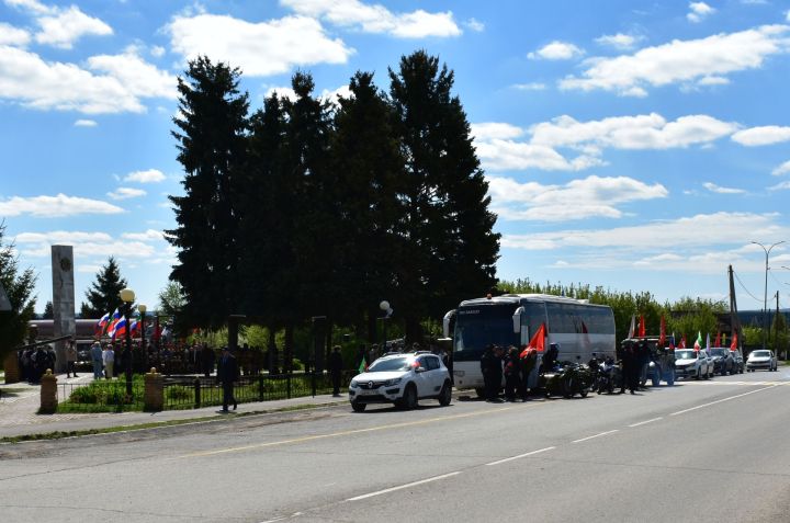 В Пестречинском районе прошел патриотический автопробег