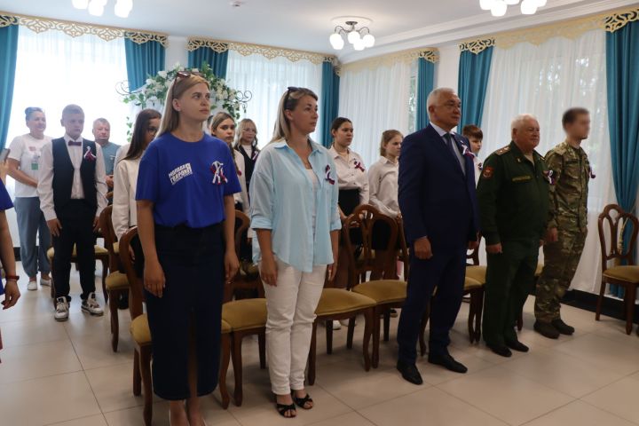 В Пестрецах школьникам вручили паспорта