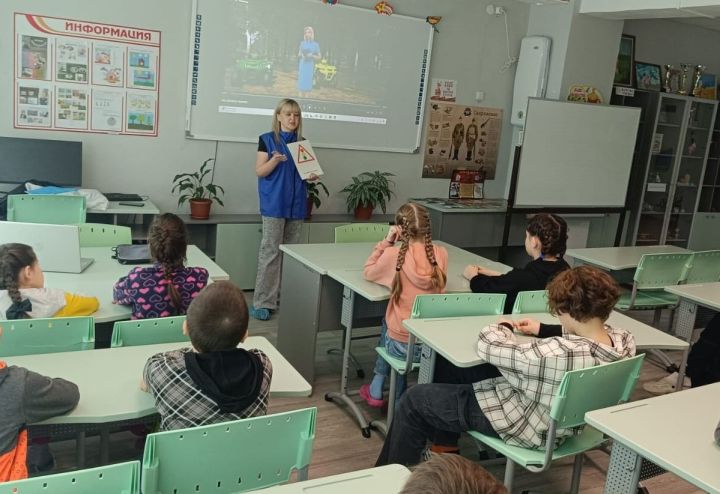 В Пестрецах провели профилактическую беседу о безопасности на мототранспорте
