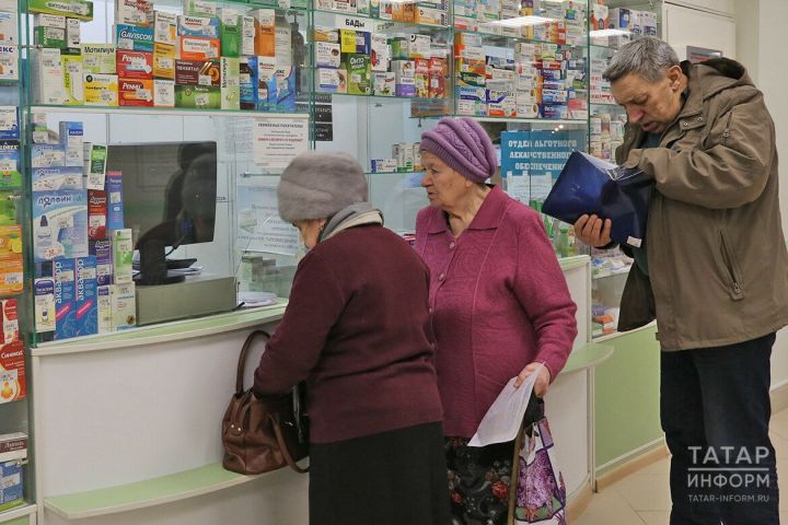 До 1 октября льготники могут вернуть возможность получать лекарства вместо денег