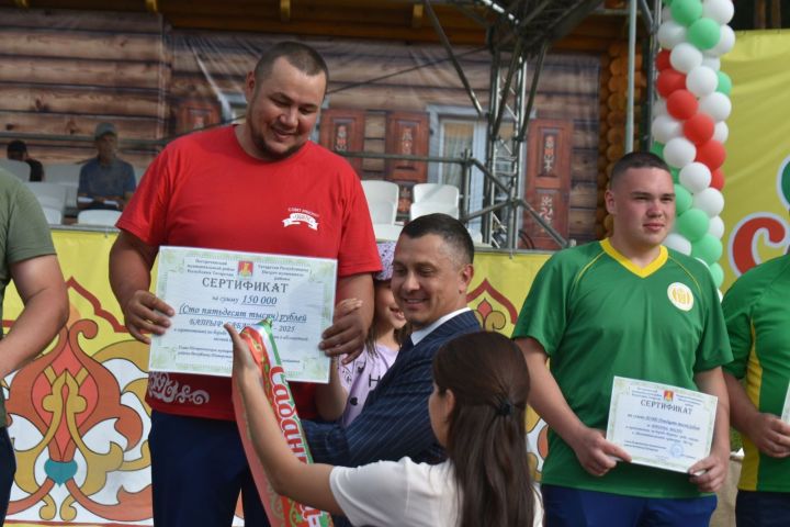 Фархат Файзуллин – десятикратный «Батыр» Сабантуя в Пестрецах