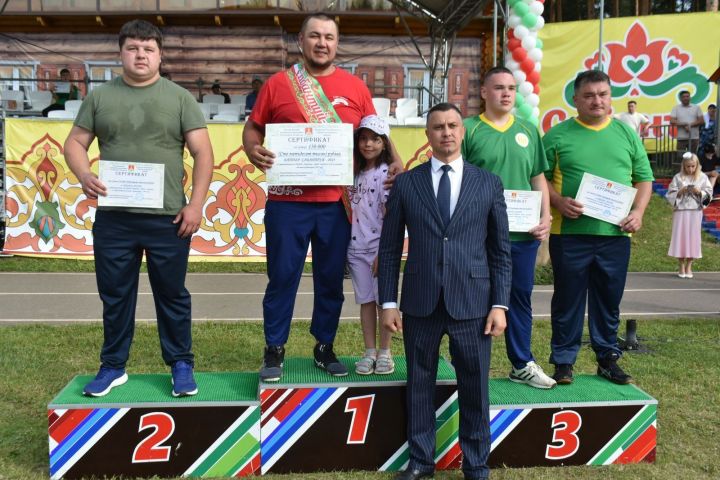 Фархат Файзуллин – десятикратный «Батыр» Сабантуя в Пестрецах
