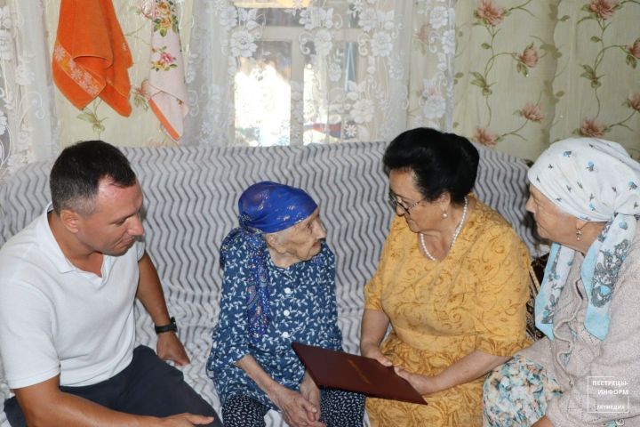 Анастасии Антоновой из деревни Альвидино исполнилось 106 лет