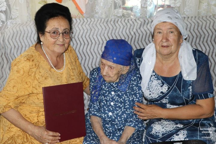 Анастасии Антоновой из деревни Альвидино исполнилось 106 лет