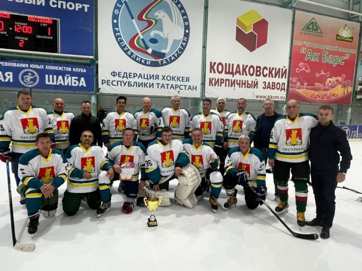 Ветераны хоккея открыли сезон в Пестрецах