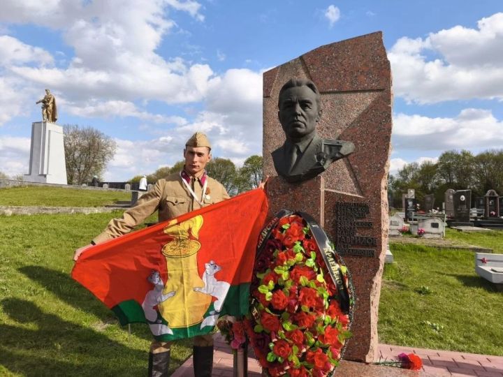 Директор СДК из села Чита привёз землю с братских могил погибших земляков