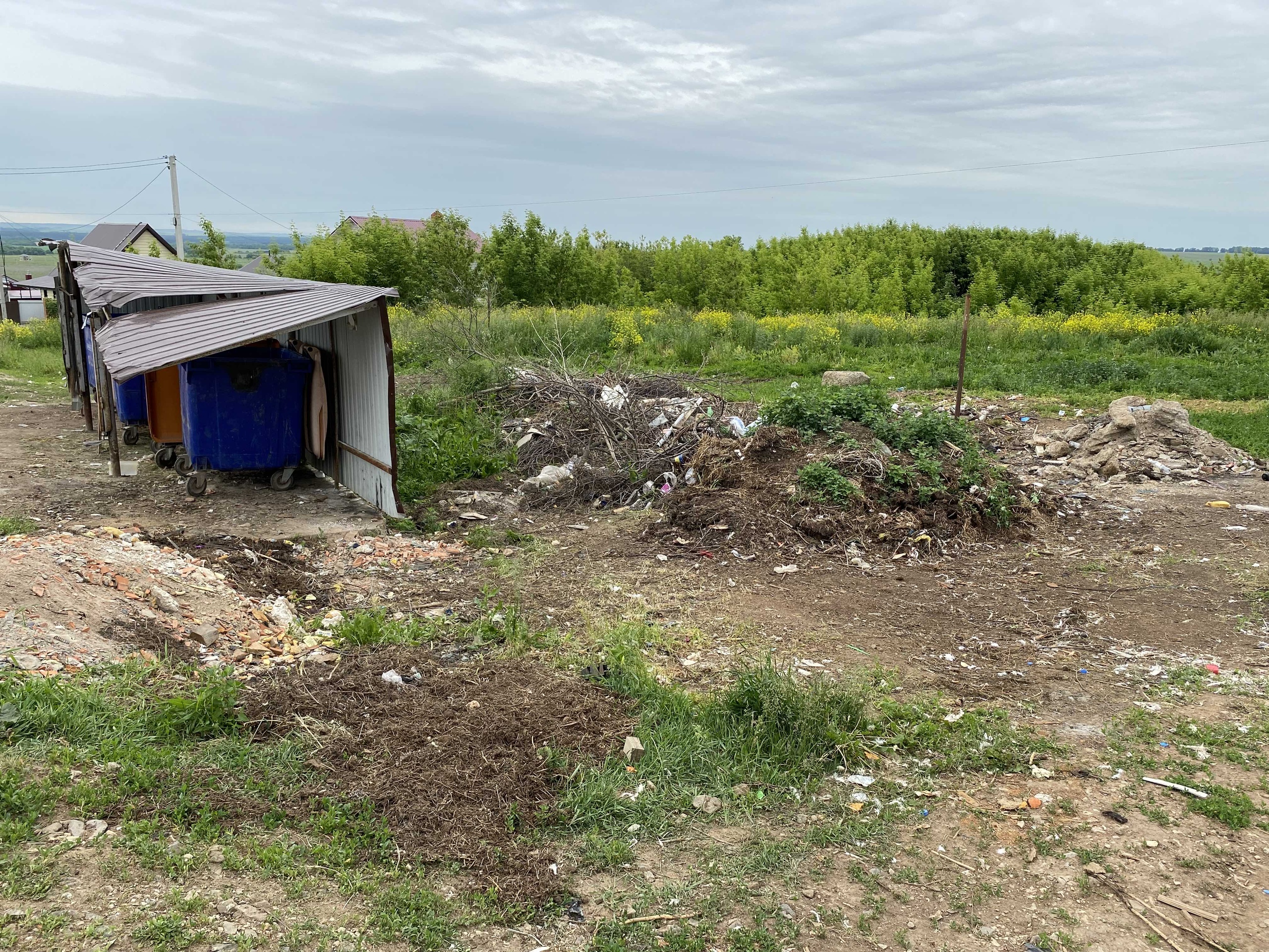 Деревня сильнейших. Мусорная площадка. Захламление территории отходами. Мусорная площадка в деревне.