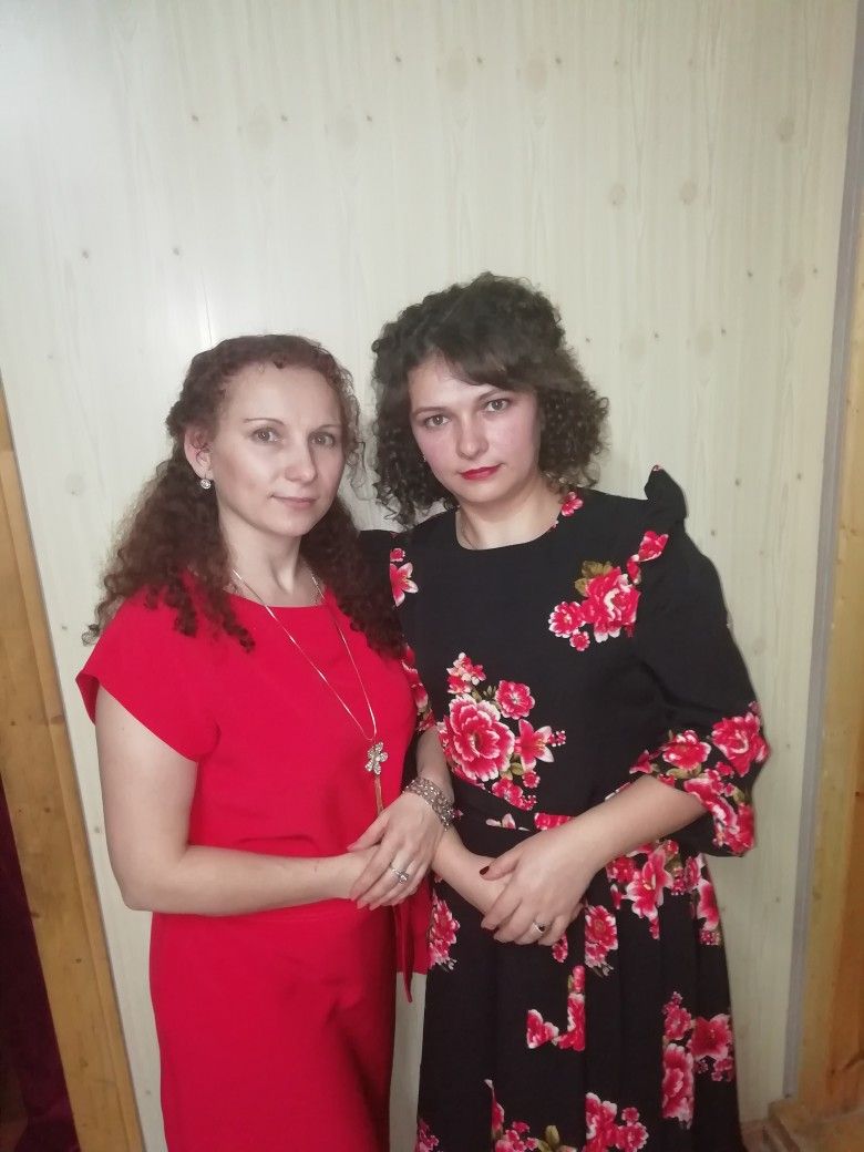 Сегодня, в этот чудесный зимний день родились две сестры с разницей в три года Ольга Павловна Ильина и Надежда Павловна Смирнова.