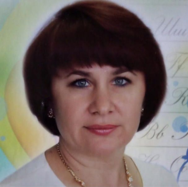 Дорогую нашу и замечательную учительницу Розу Идрисовну Гараеву от всего сердца поздравляем с профессиональным праздником – с Днем учителя!