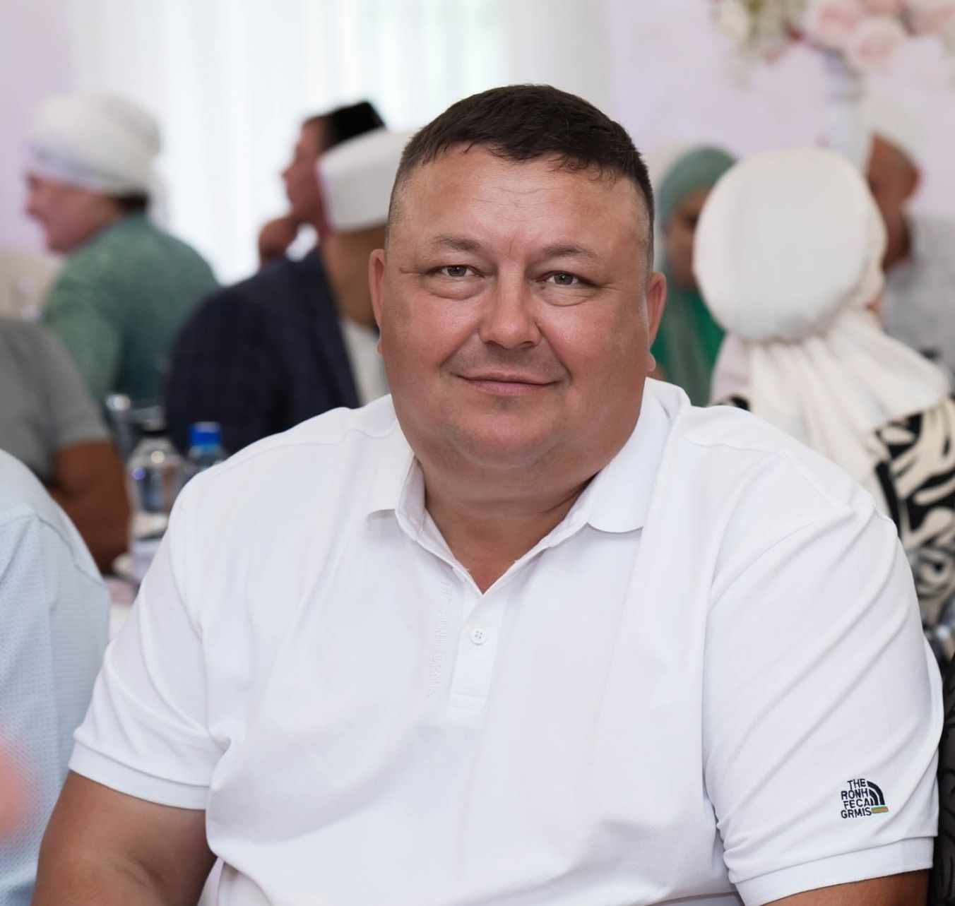 Уважаемого и замечательного друга Анатолия Кутузова сердечно поздравляем с 50-летним юбилеем!