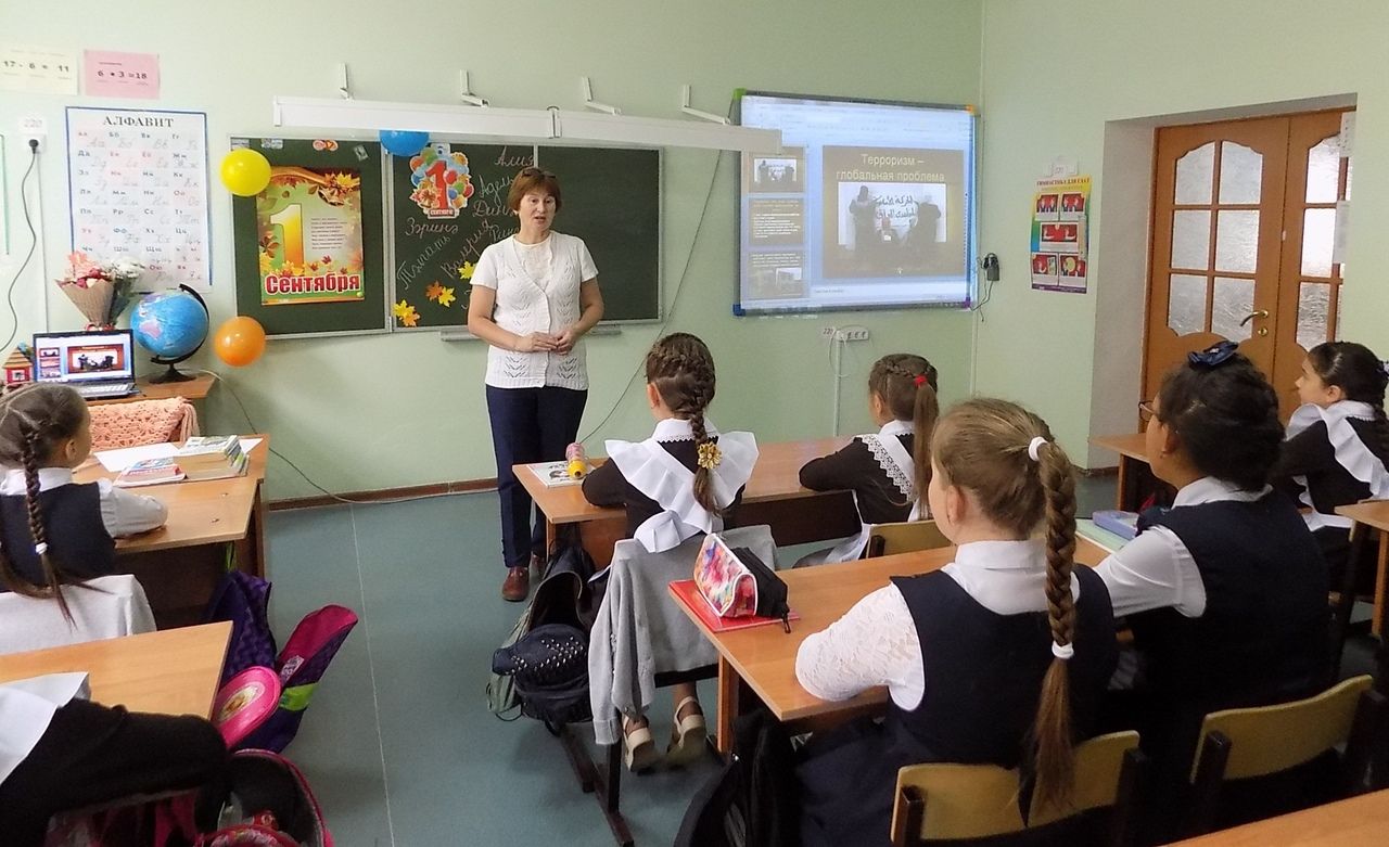 В Пестречинской школе сотрудники детской библиотеки провели урок памяти