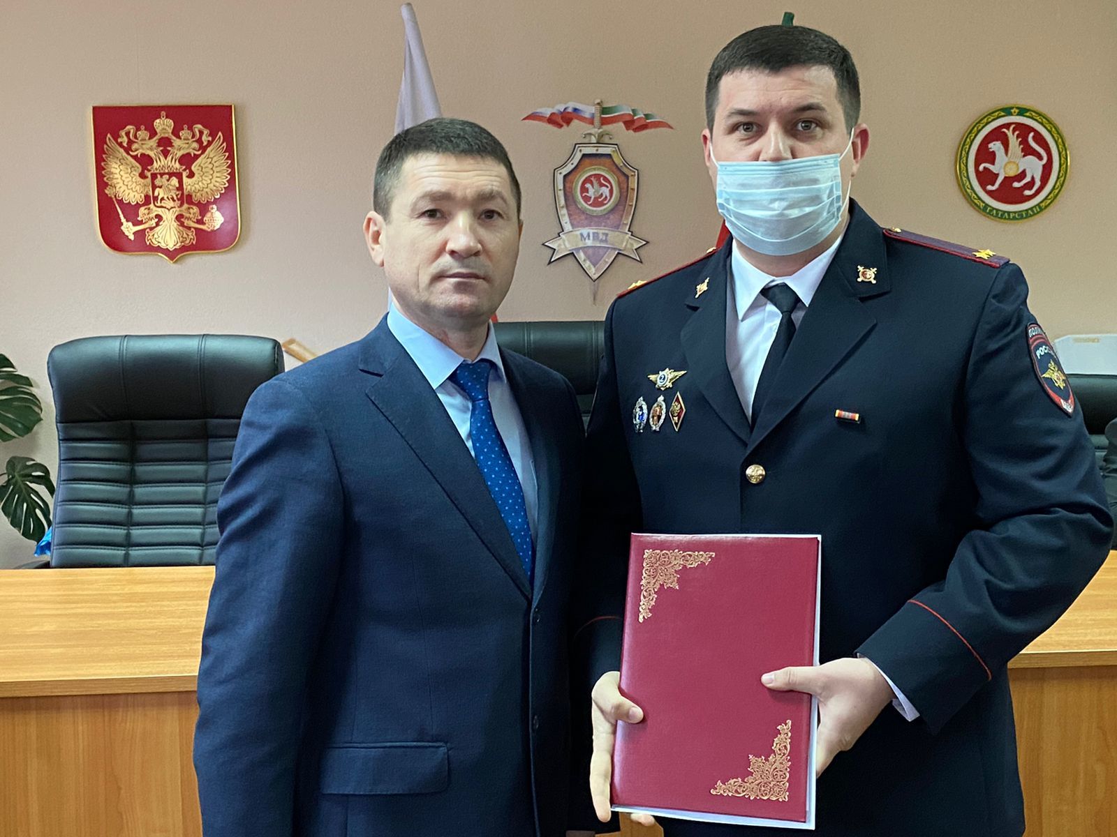 Полиция хезмәткәрләре көнендә Питрәч район эчке эшләр бүлегендә тантаналы чара узды