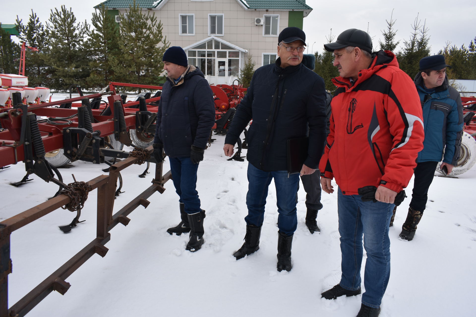 В Пестречинском районе прошел осмотр сельхозтехники