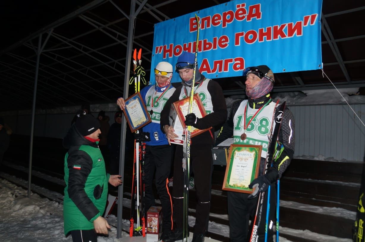 Питрәчтә төнге чаңгы ярышлары узды