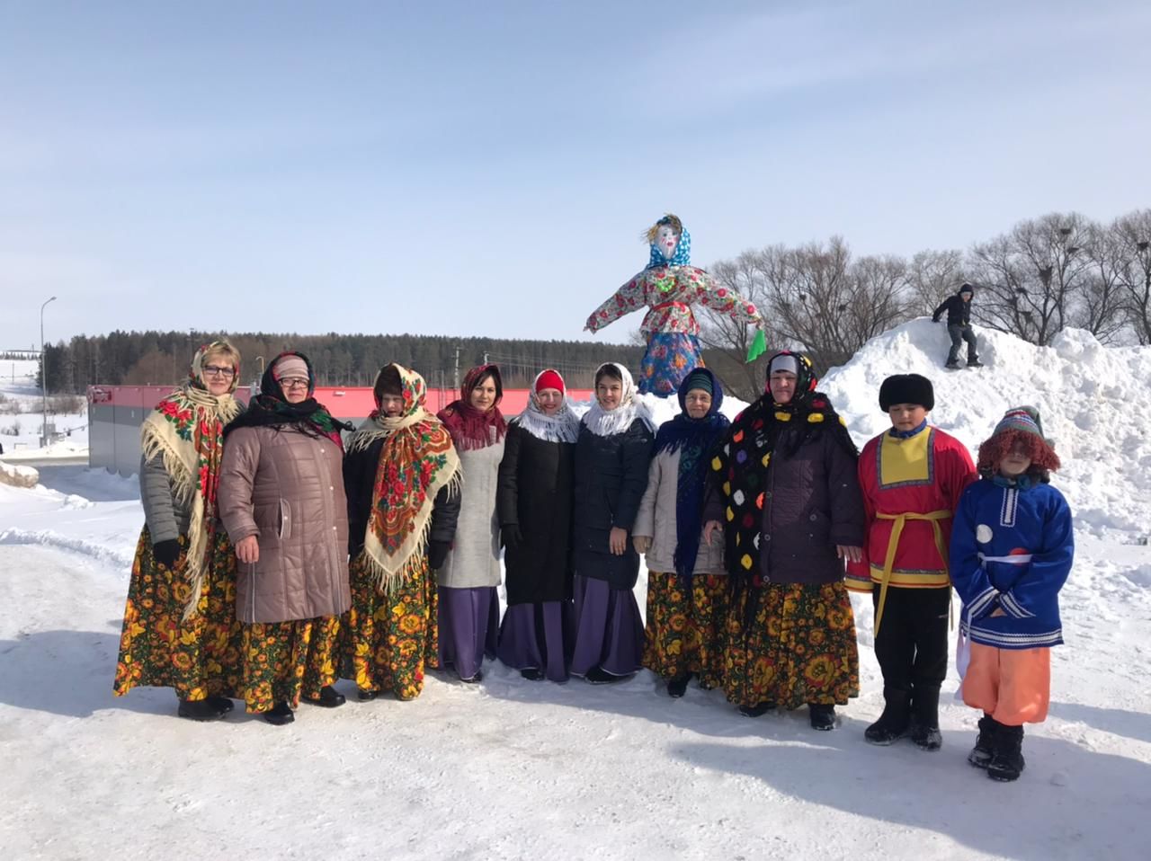 В Ленино-Кокушкино состоялось праздничное народное гуляние «Проводы зимы»