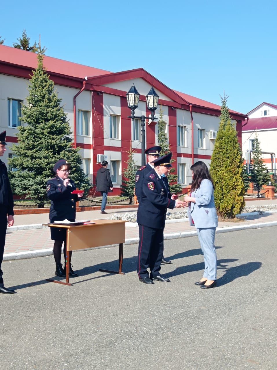 В Пестрецах прошел строевой смотр сотрудников РОВД