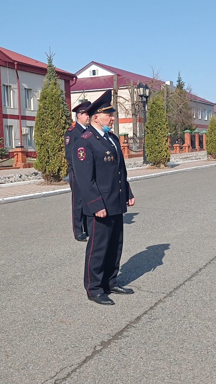 В Пестрецах прошел строевой смотр сотрудников РОВД