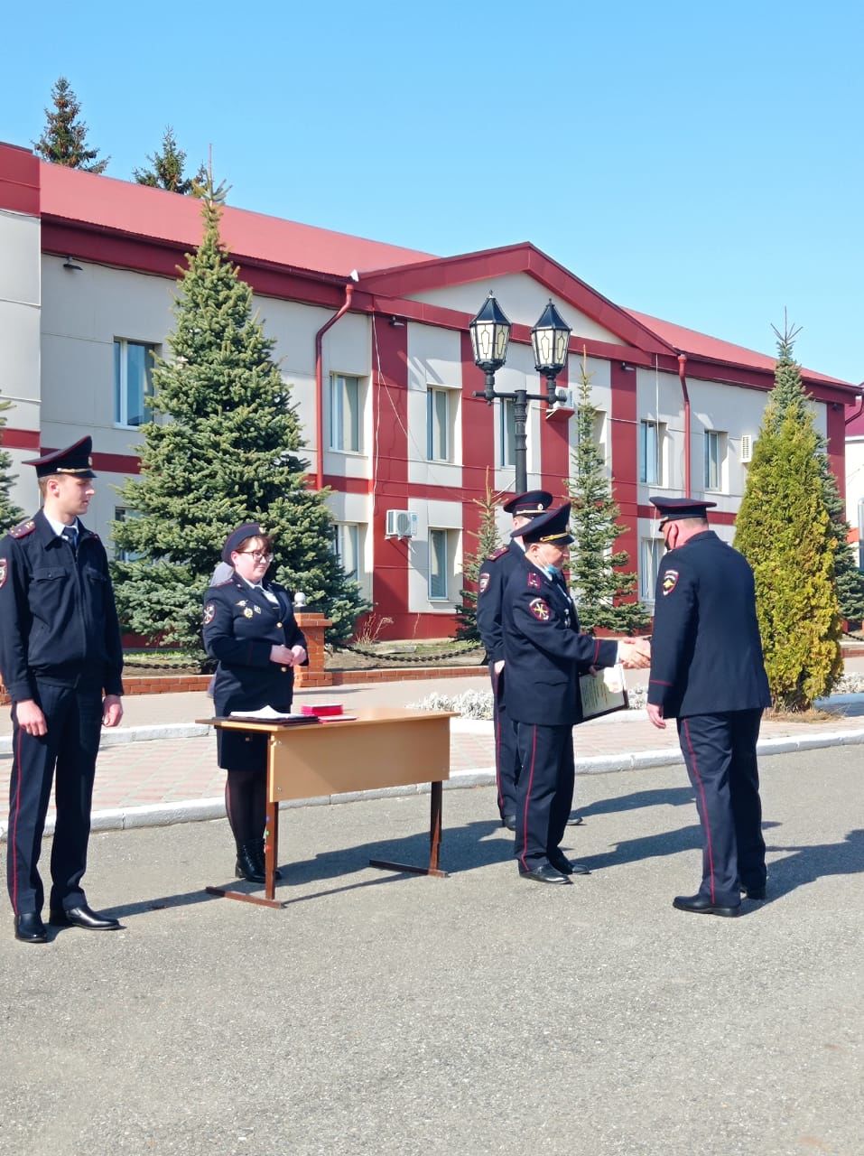 В Пестрецах прошел строевой смотр сотрудников РОВД