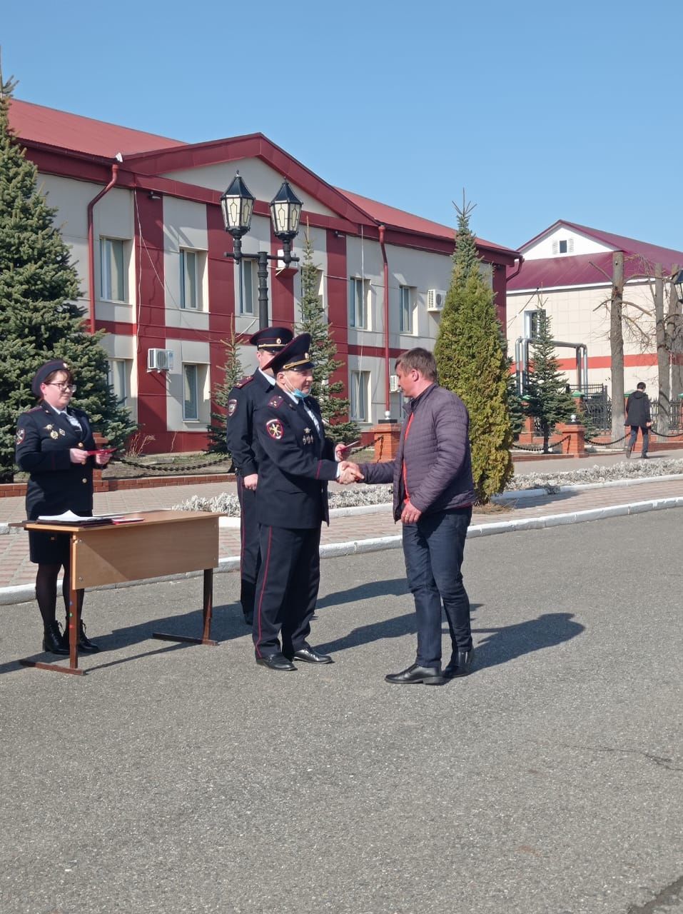 В Пестрецах прошел строевой смотр сотрудников РОВД