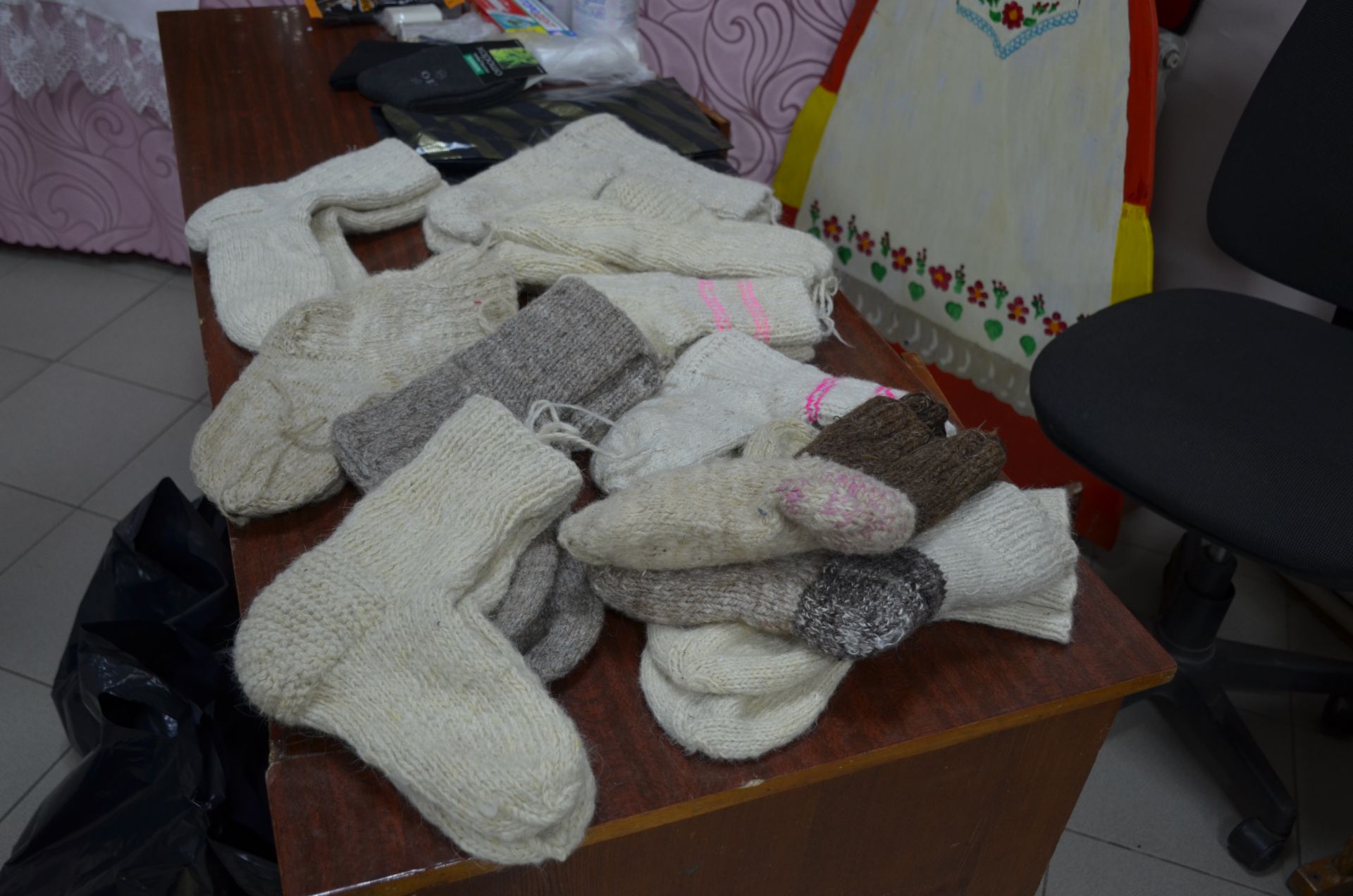 В Кряш-Серде вяжут шерстяные носки для мобилизованных солдат