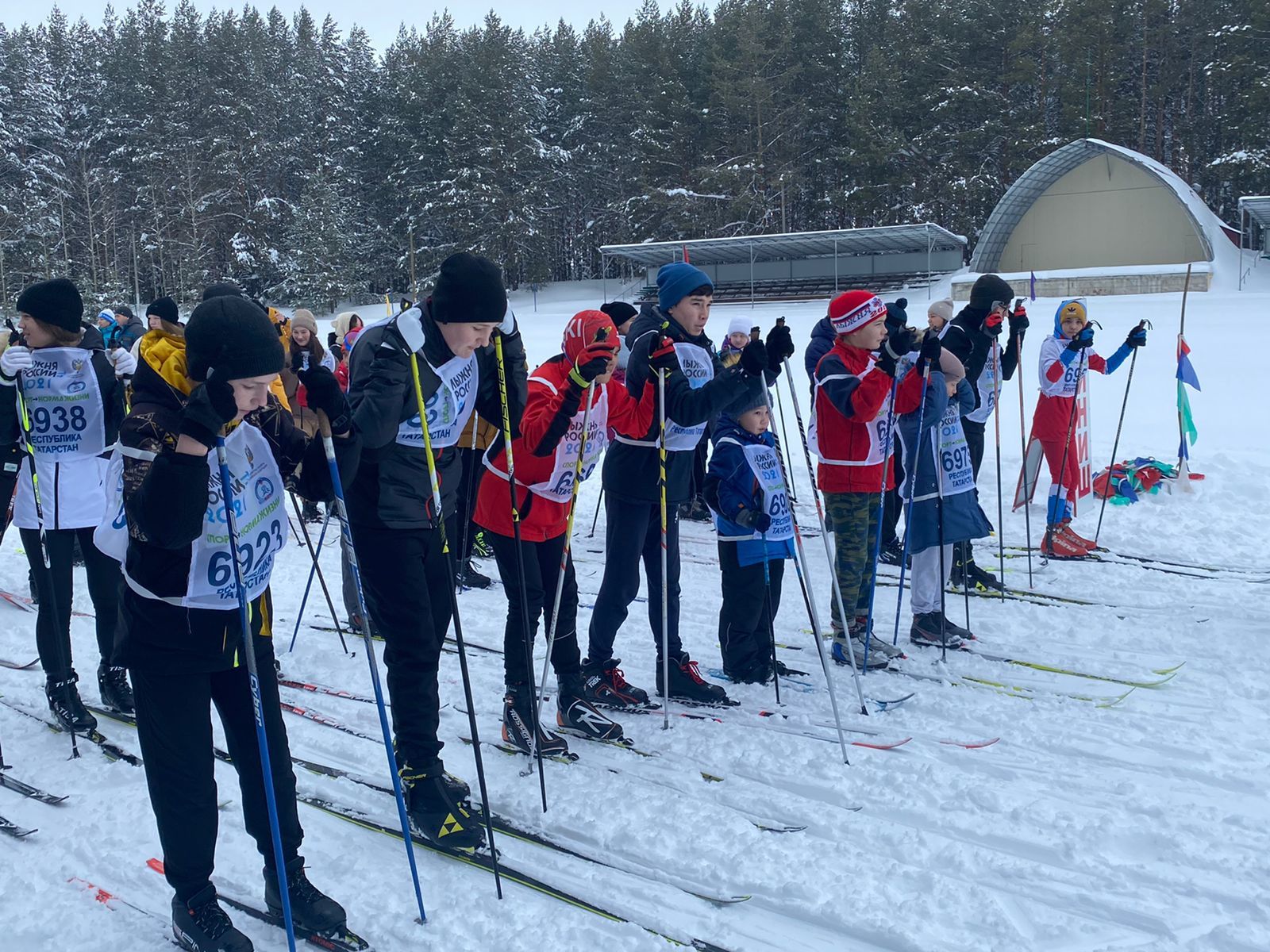 Более 4000 пестречинцев встали сегодня на лыжи