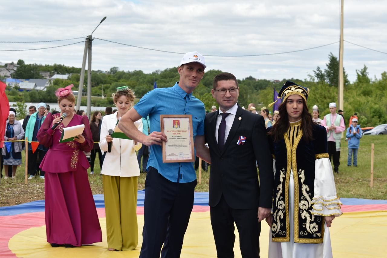 В Ленино-Кокушкино на живописном берегу реки Ушня прошёл Сабантуй