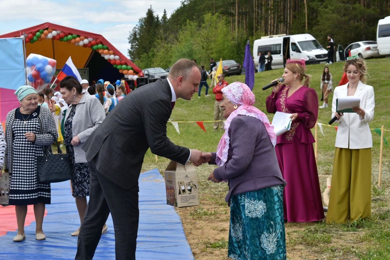 В Ленино-Кокушкино на живописном берегу реки Ушня прошёл Сабантуй