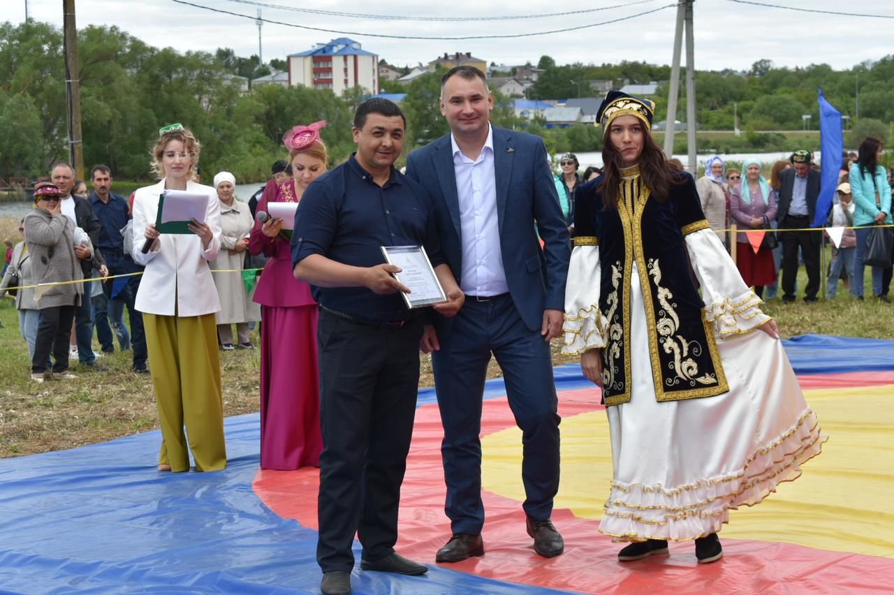 В Ленино-Кокушкино на живописном берегу реки Ушня прошёл Сабантуй