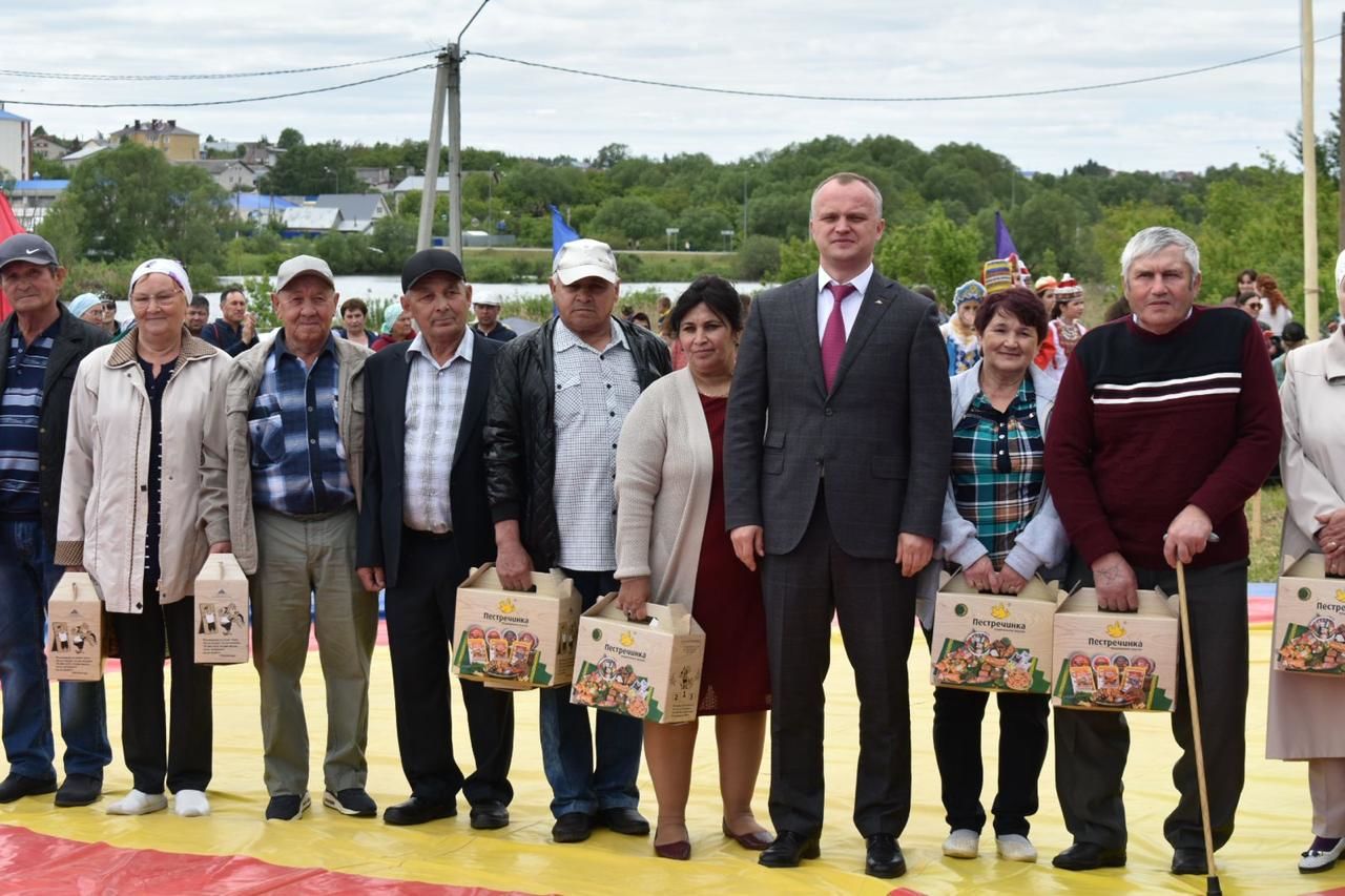 В Ленино-Кокушкино на живописном берегу реки Ушня прошёл Сабантуй