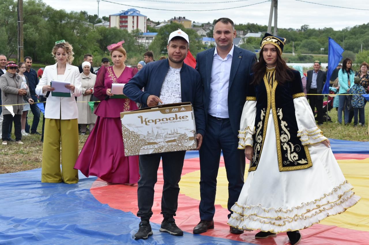 В Ленино-Кокушкино на живописном берегу реки Ушня прошёл Сабантуй