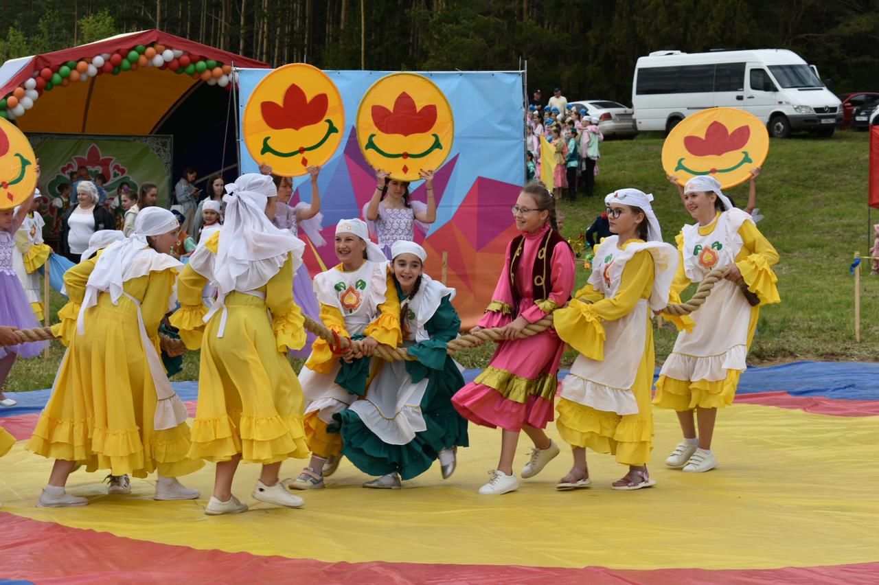 В Ленино-Кокушкино на живописном берегу реки Ушня прошёл Сабантуй