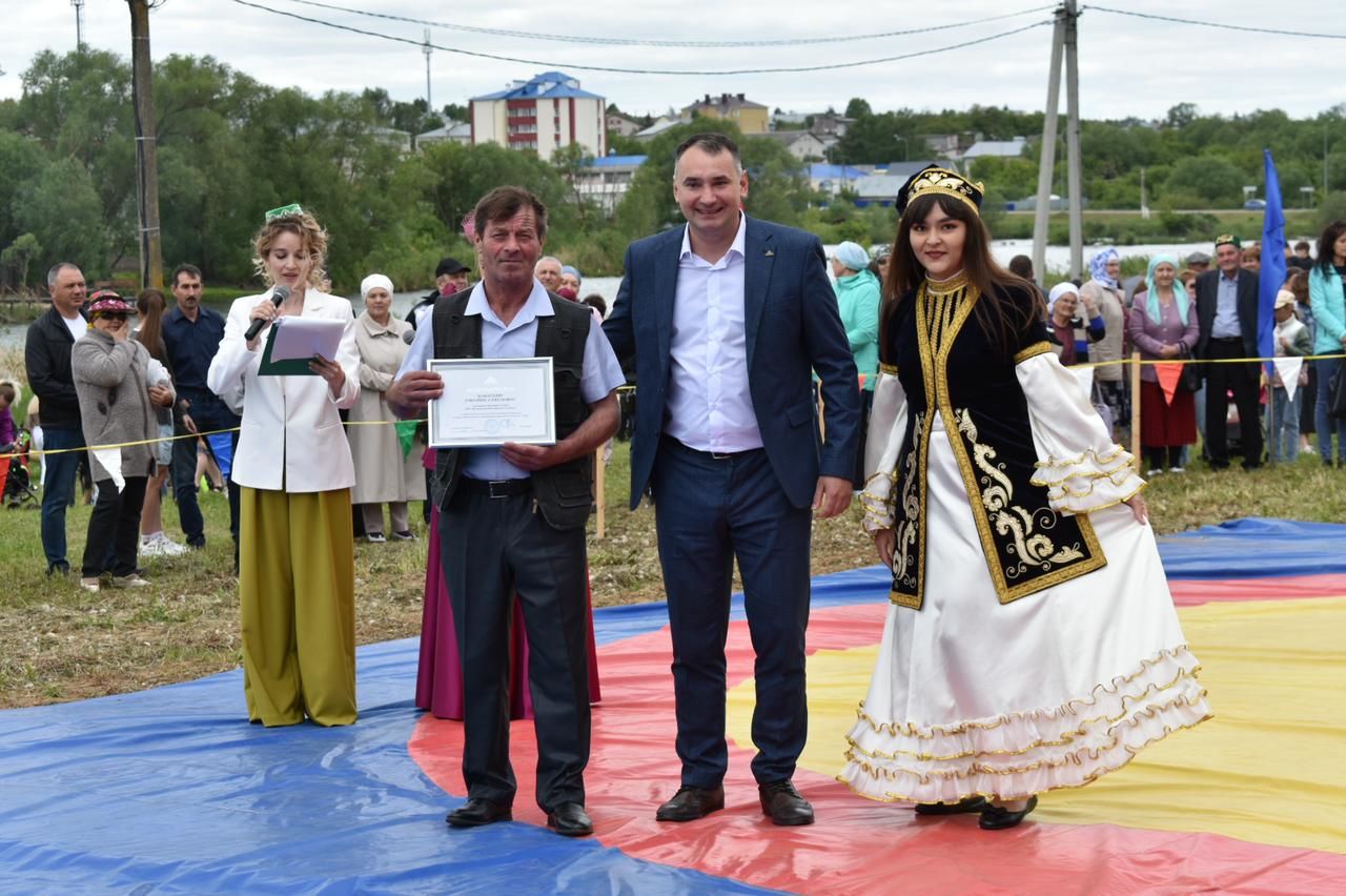 В Ленино-Кокушкино на живописном берегу реки Ушня прошёл Сабантуй