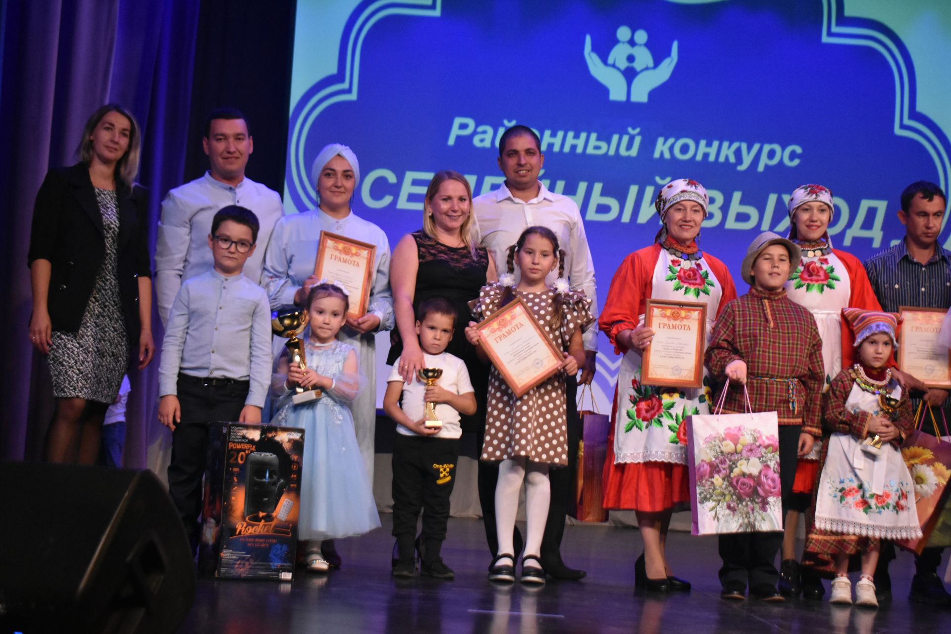 Шәле авылыннан Апуловлар “Ел гаиләсе” исеменә лаек булды