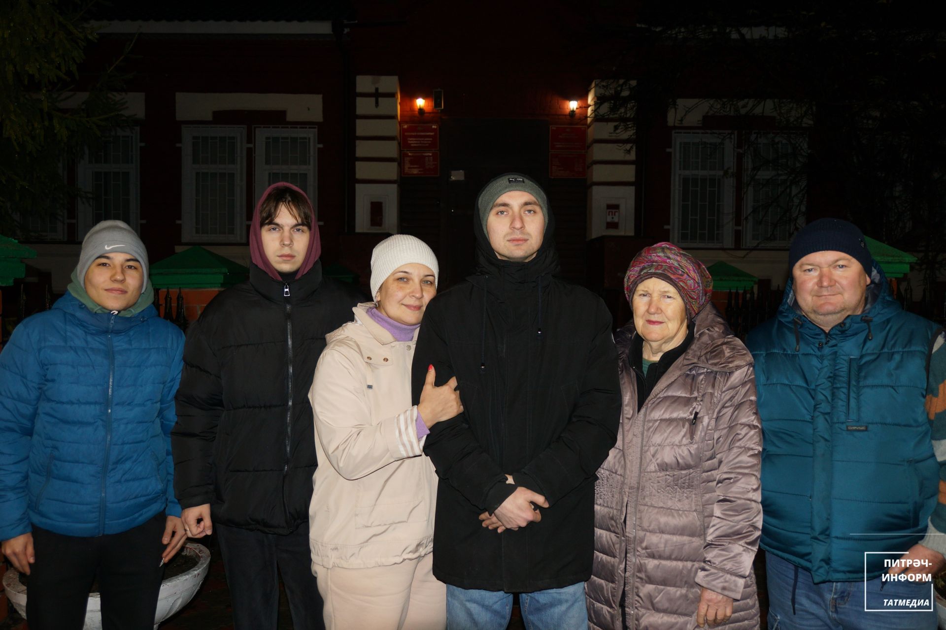 Питрәчтә хәрби хезмәткә чакырылучы биш егетне армиягә озаттылар