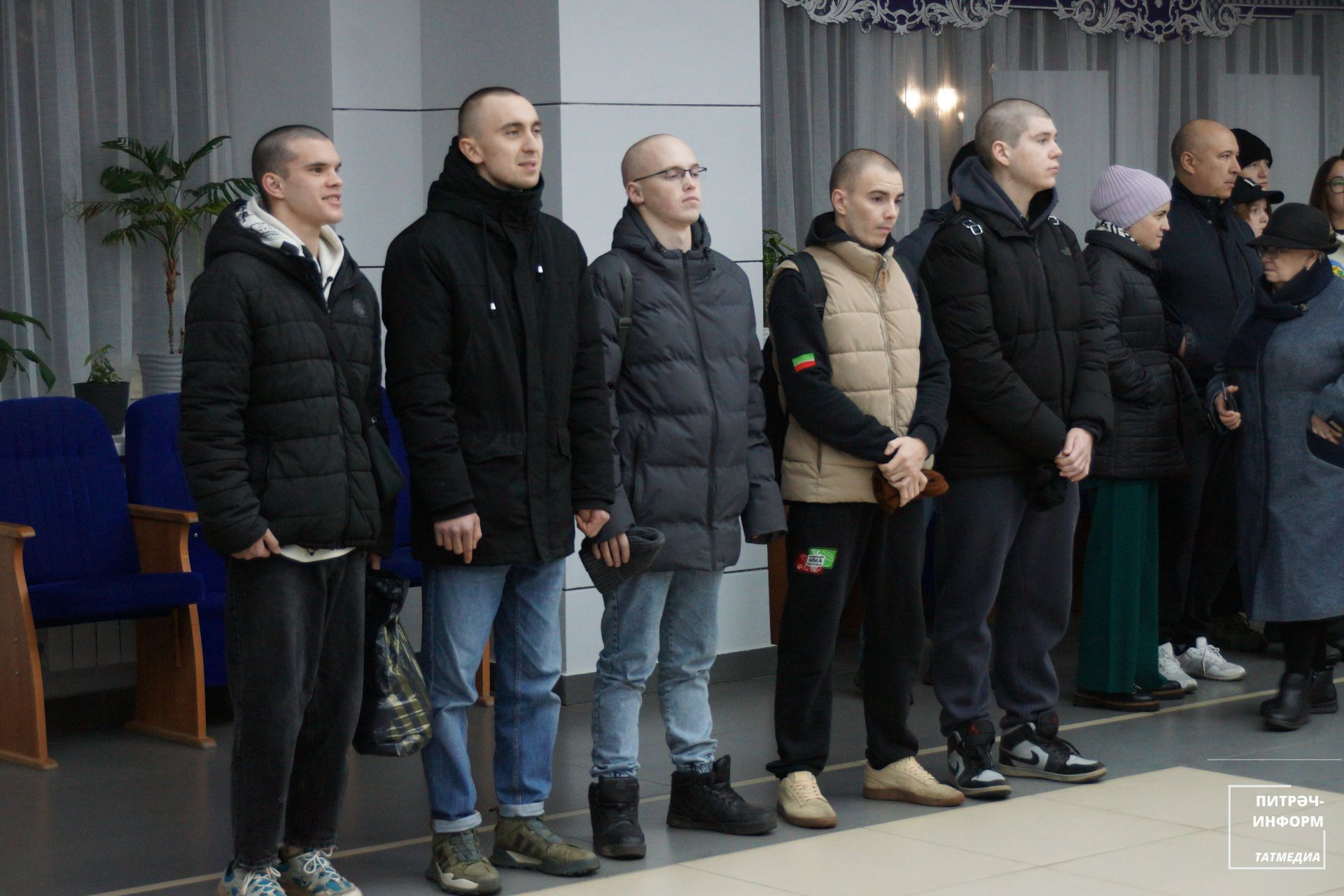 Питрәчтә хәрби хезмәткә чакырылучы биш егетне армиягә озаттылар