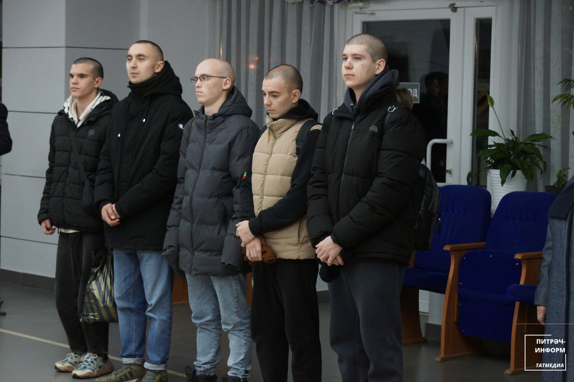 Питрәчтә хәрби хезмәткә чакырылучы биш егетне армиягә озаттылар