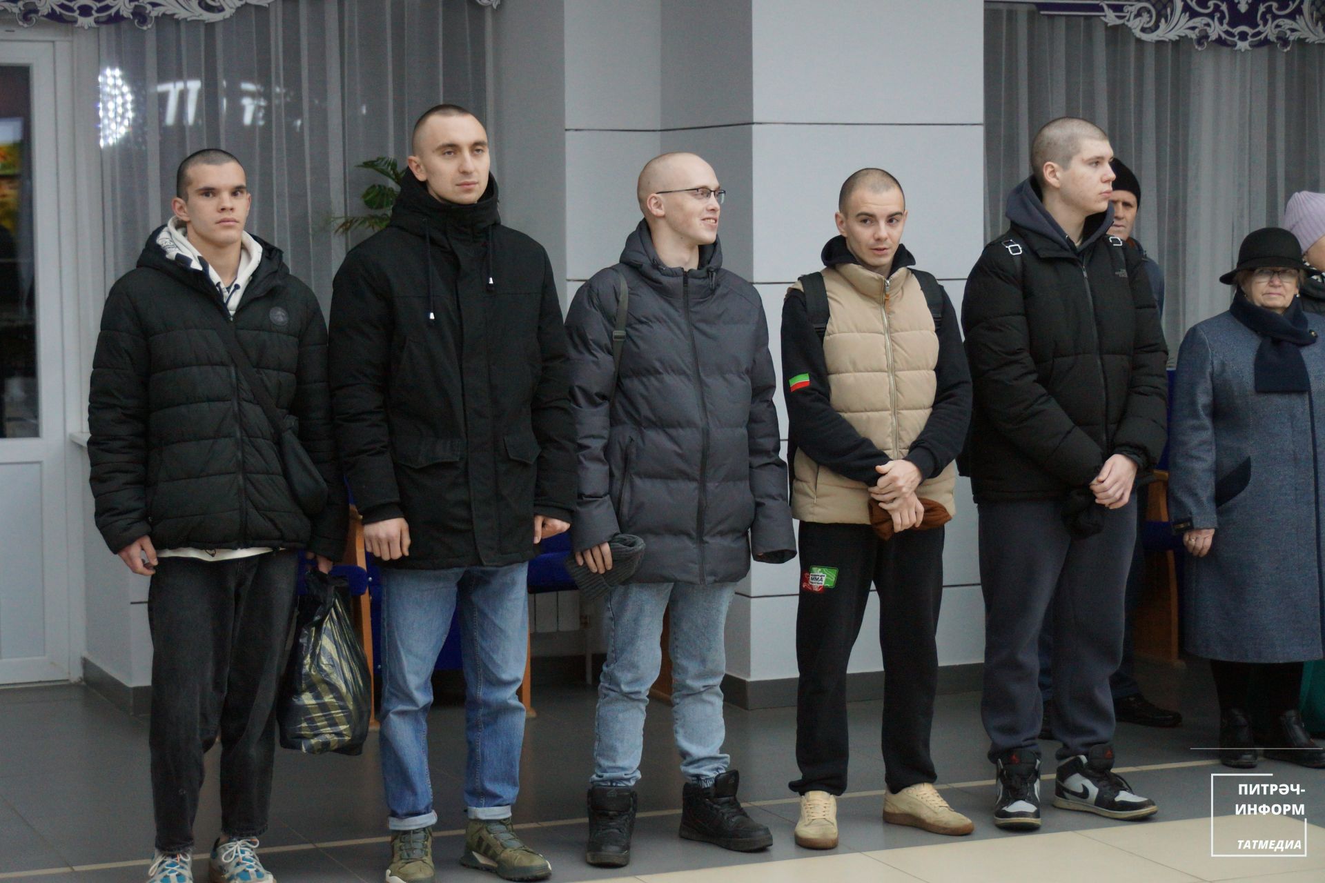 Питрәчтә хәрби хезмәткә чакырылучы биш егетне армиягә озаттылар