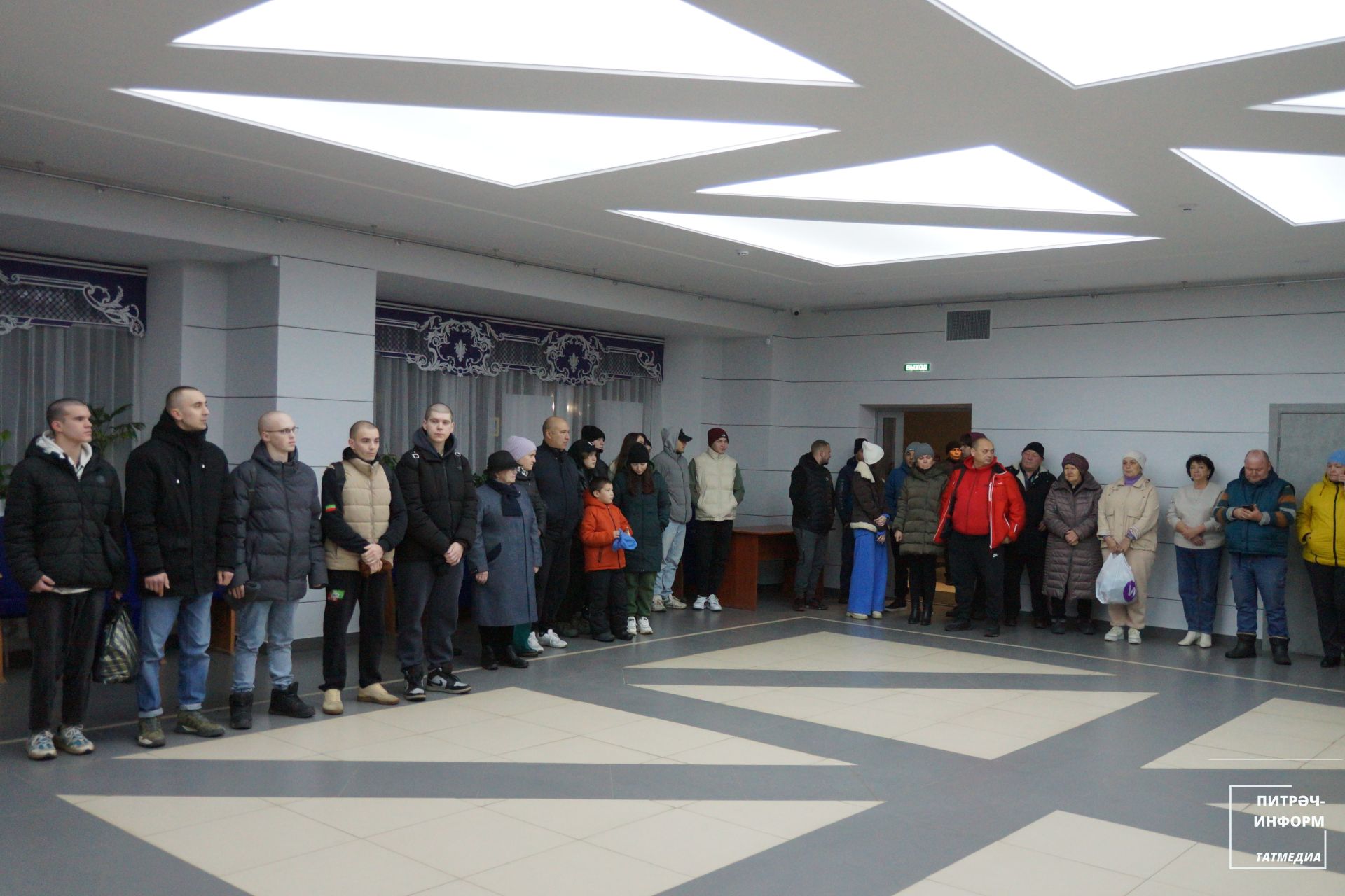 Питрәчтә хәрби хезмәткә чакырылучы биш егетне армиягә озаттылар