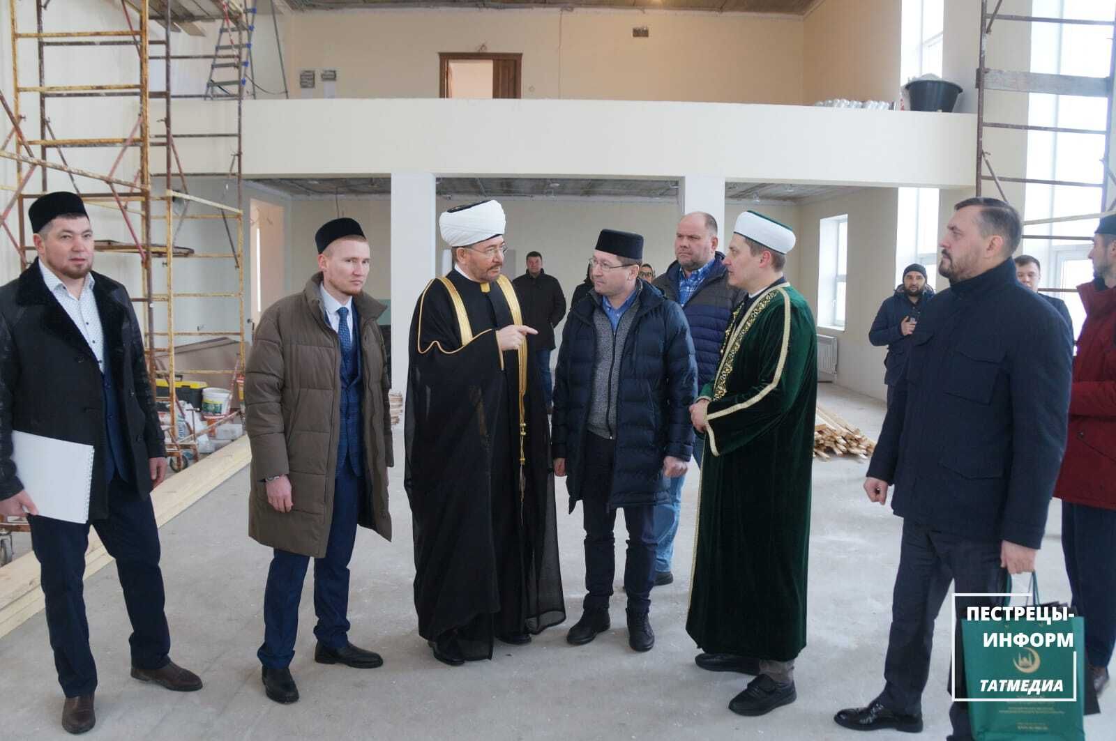 Председатель ДУМ РФ Равиль хазрат Гайнутдин посетил мечеть в селе Пестрецы
