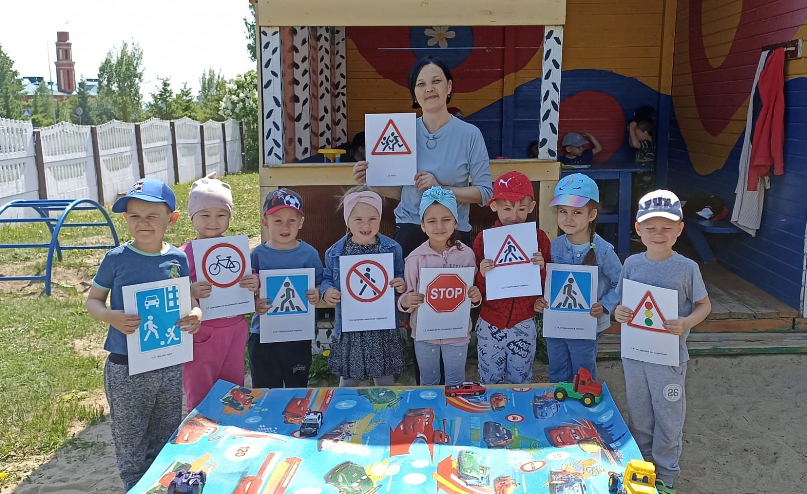 В Пестречинском  детском саду » Каенкай» провели профилактическое мероприятие «Внимание-дети!»