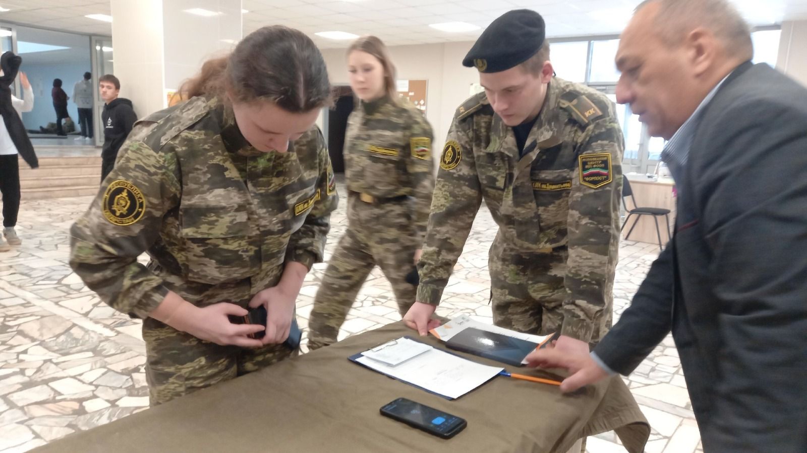 В Ленино-Кокушкино среди студентов провели спартакиаду