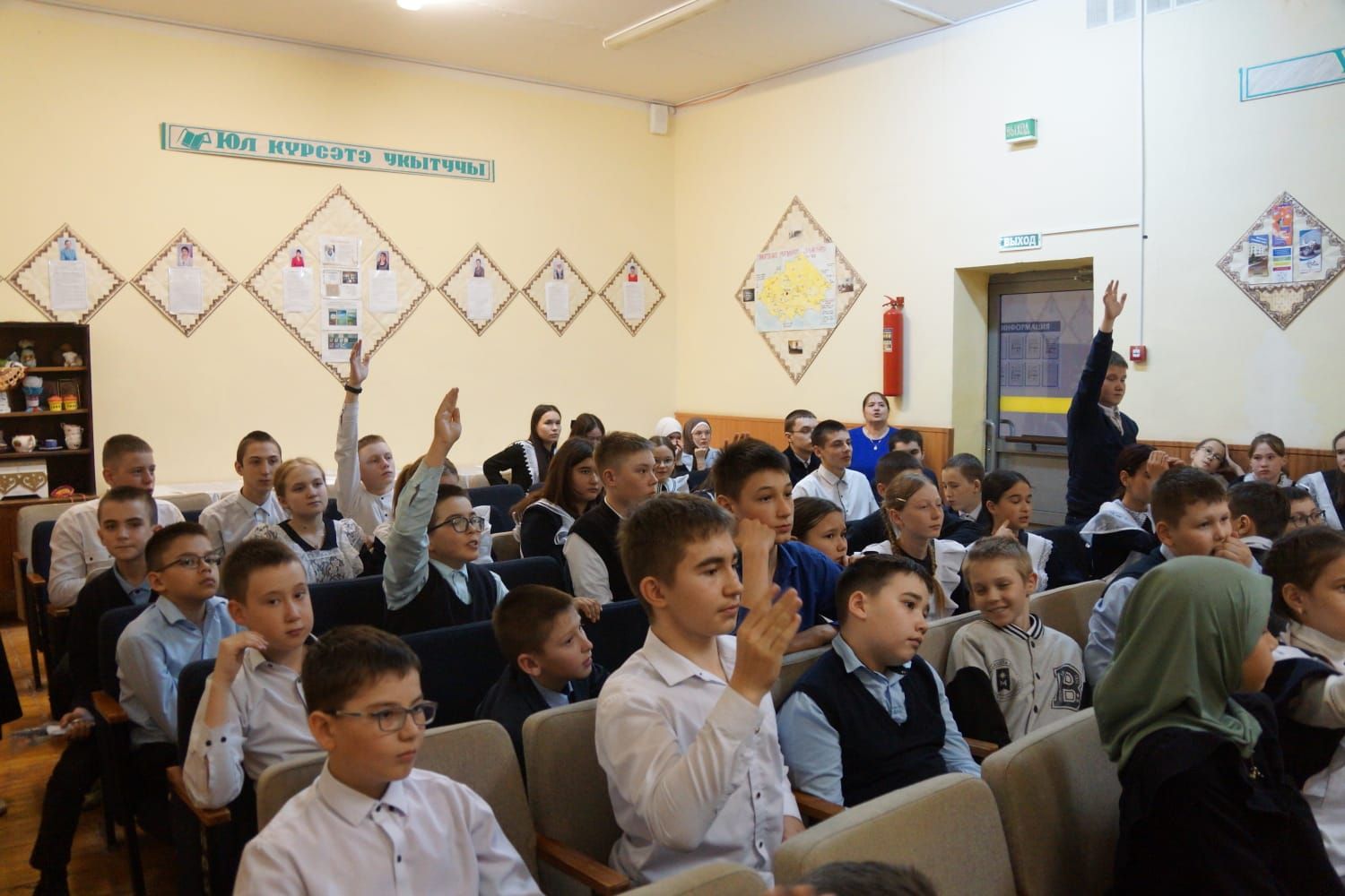 Ученики Шалинской школы встретились с опытным фотокорреспондентом района