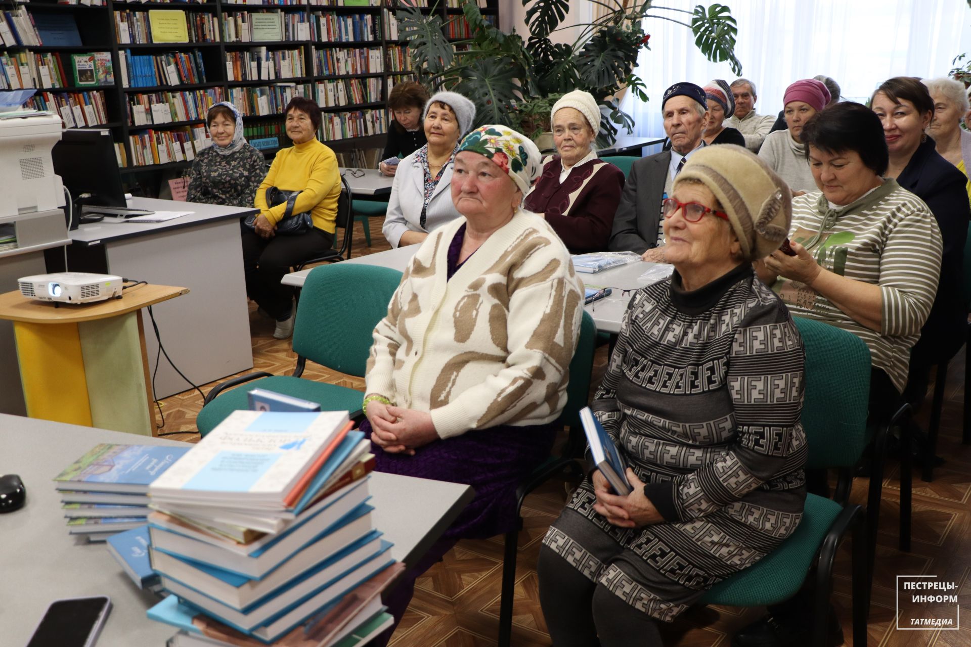 В Ленино-Кокушкино представили книгу к 100-летию школы