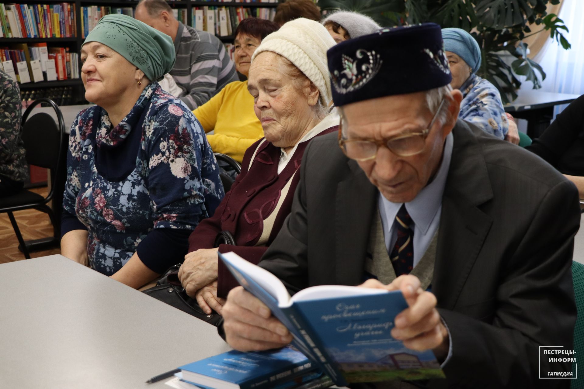 В Ленино-Кокушкино представили книгу к 100-летию школы