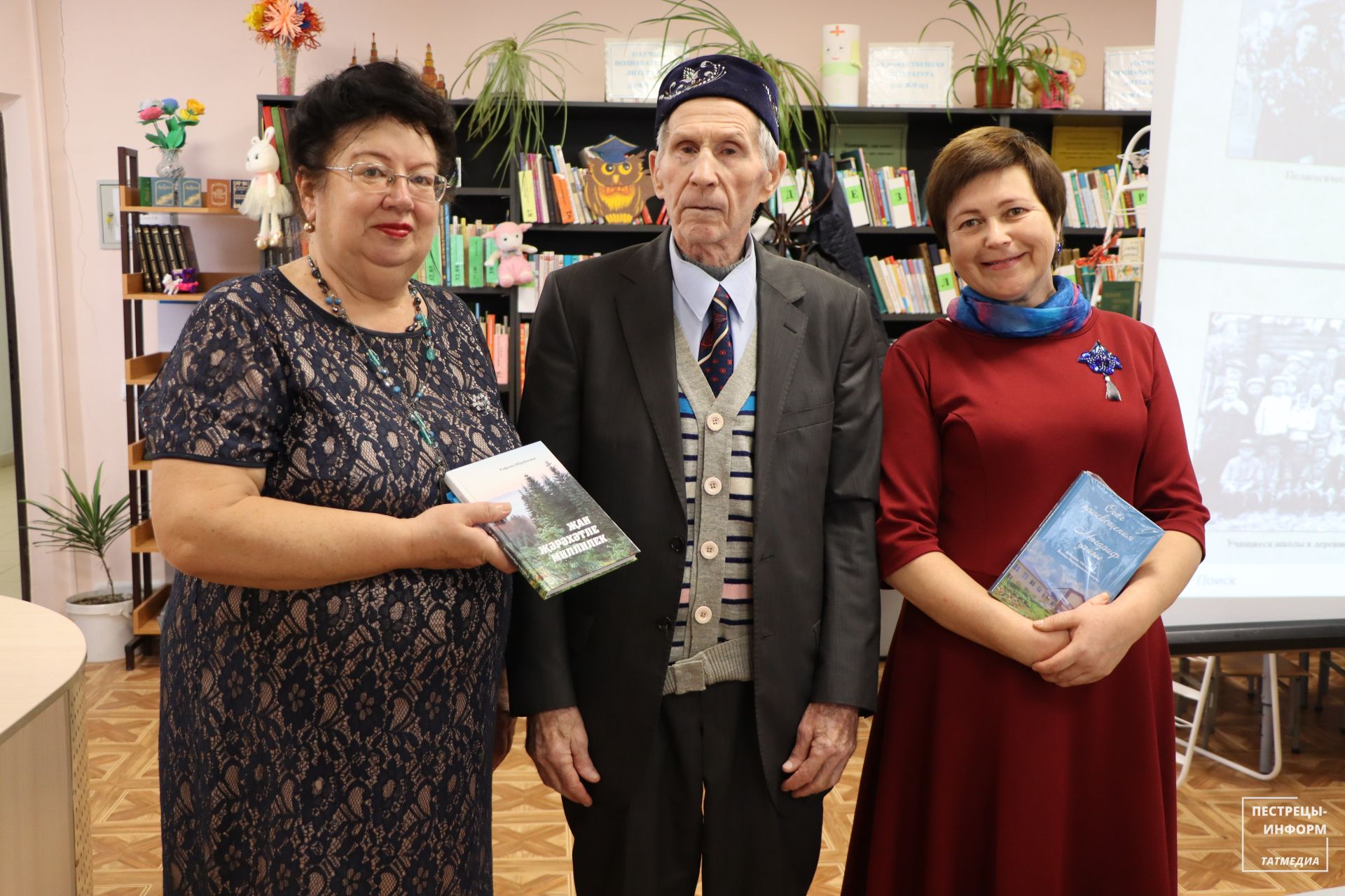 В Ленино-Кокушкино представили книгу к 100-летию школы