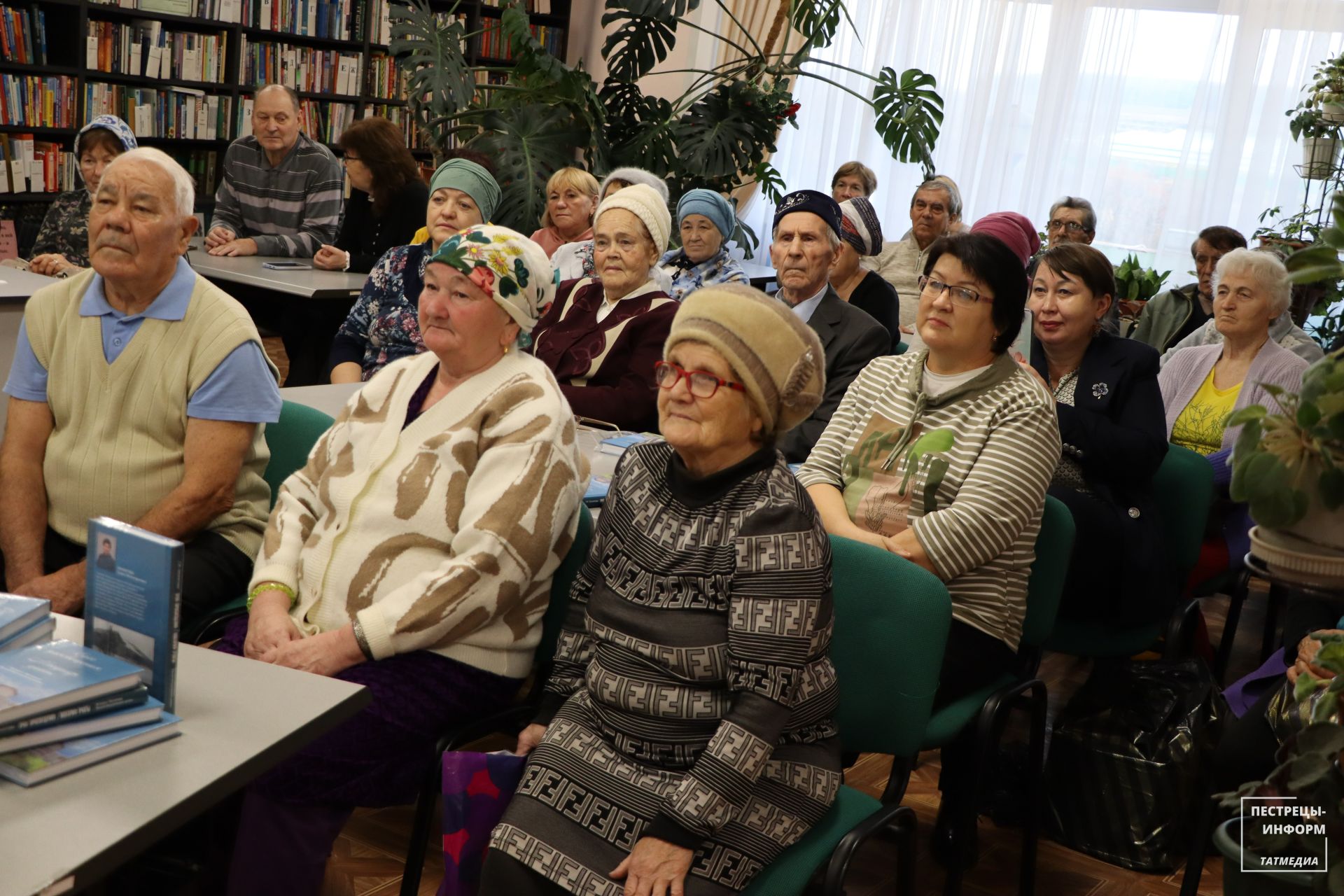 В Ленино-Кокушкино представили книгу к 100-летию школы